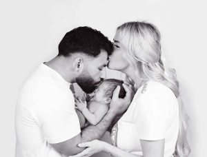 Newborn baby photoshoot, newborn photo shoot, newborn photos, newborn photographer, newborn family image, newborn photo session, shy violet photography, tiny violets photography