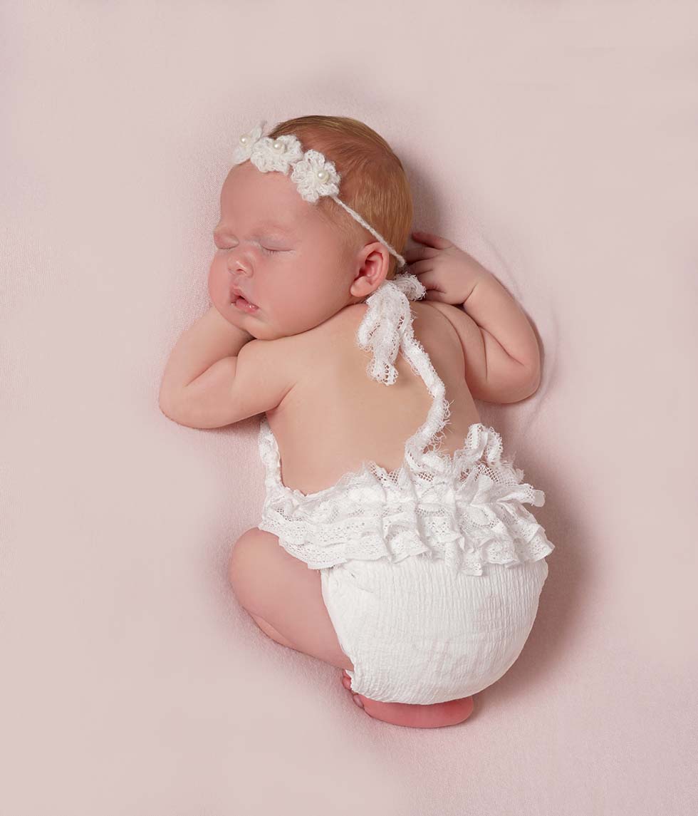 Newborn baby girl Alaia image Newborn baby photoshoot, newborn photo shoot, newborn photos, newborn photographer, newborn photo session, shy violet photography, tiny violets photography