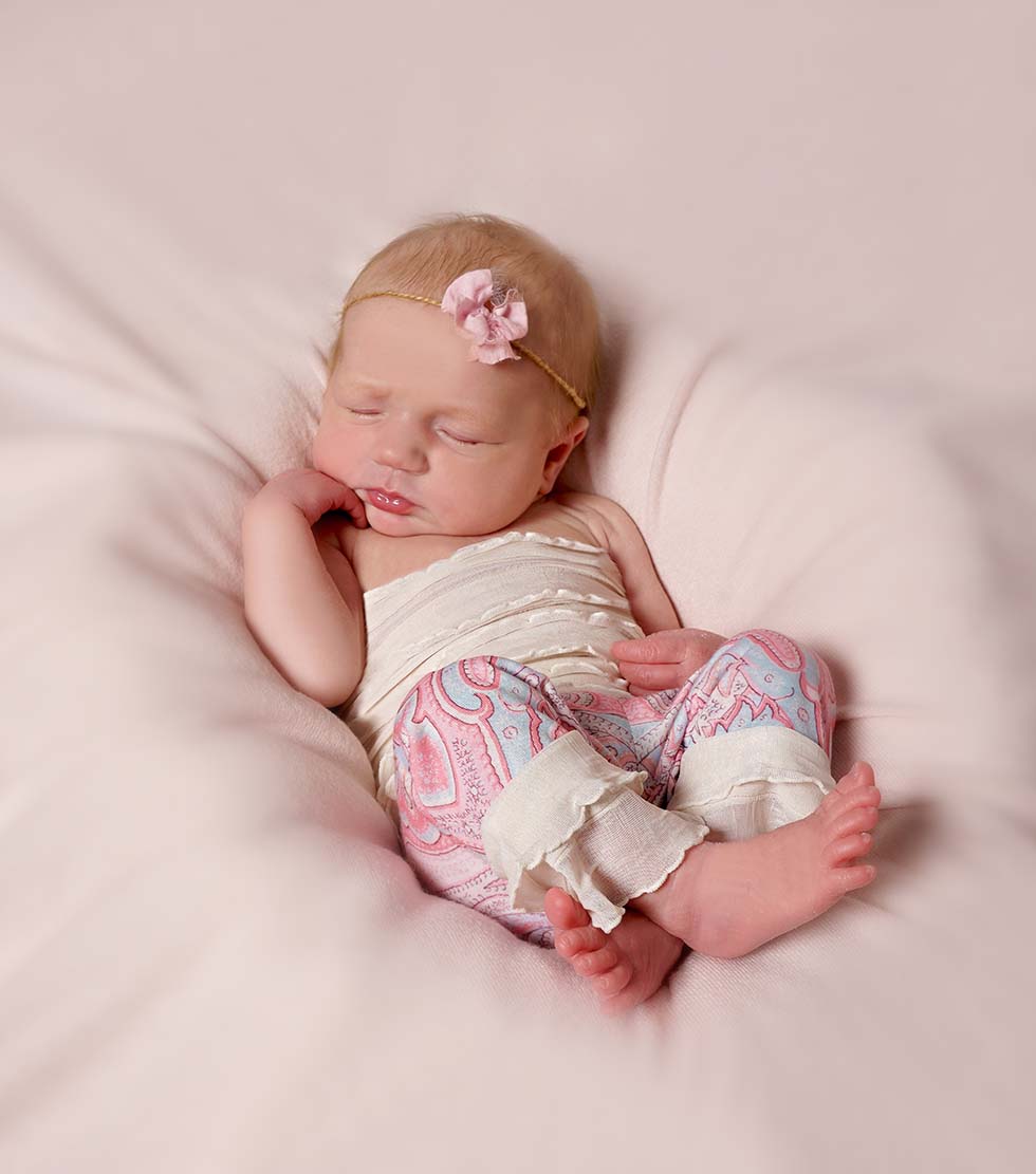 NEWBORN baby girl at 8 days Newborn baby photoshoot, newborn photo shoot, newborn photos, newborn photographer, newborn photo session, shy violet photography, tiny violets photography